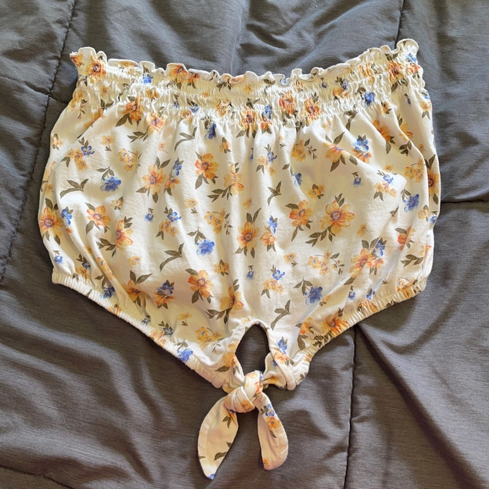 American Eagle Strapless Knotted Crop Top. Size S